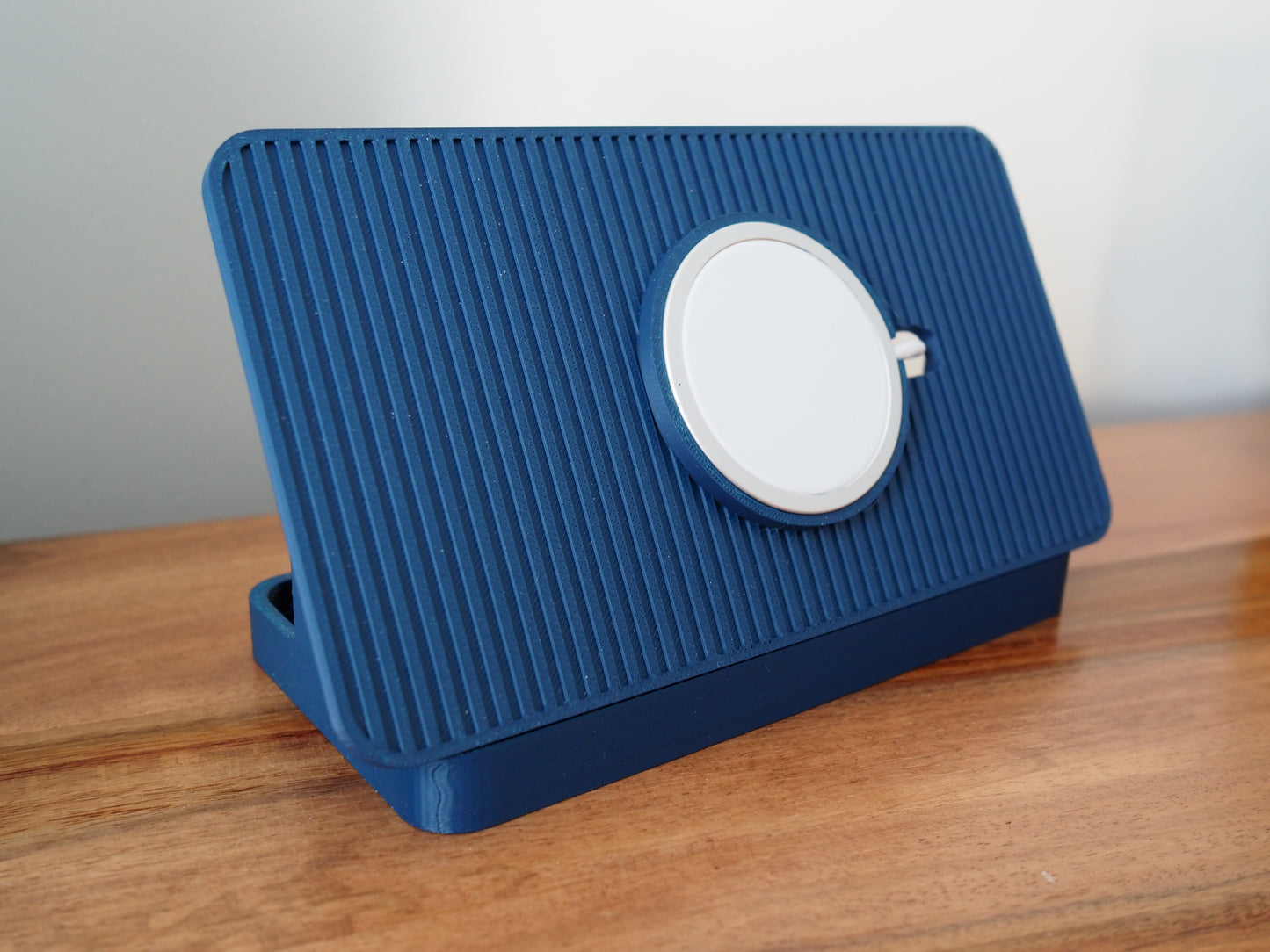 Blue Alarm Clock iPhone MagSafe Landscape Charging Stand