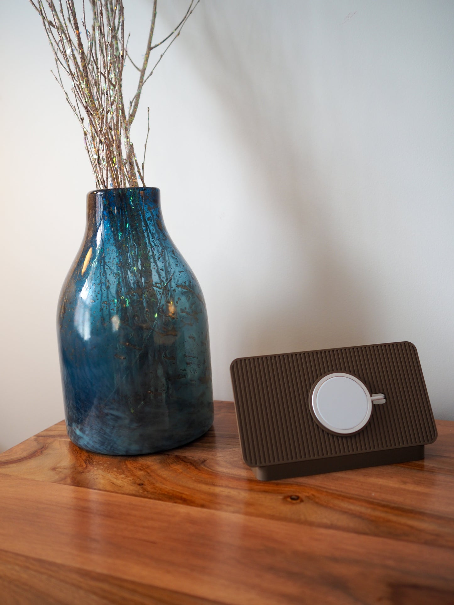 Brown Alarm Clock iPhone MagSafe Landscape Charging Stand