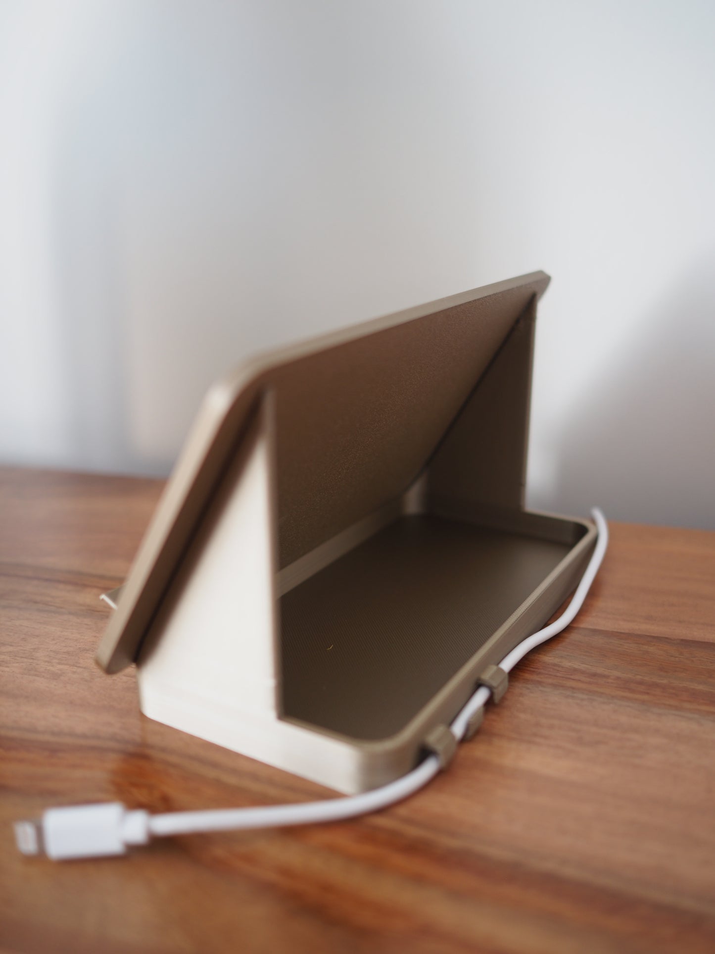 Gold Alarm Clock iPhone MagSafe Landscape Charging Stand