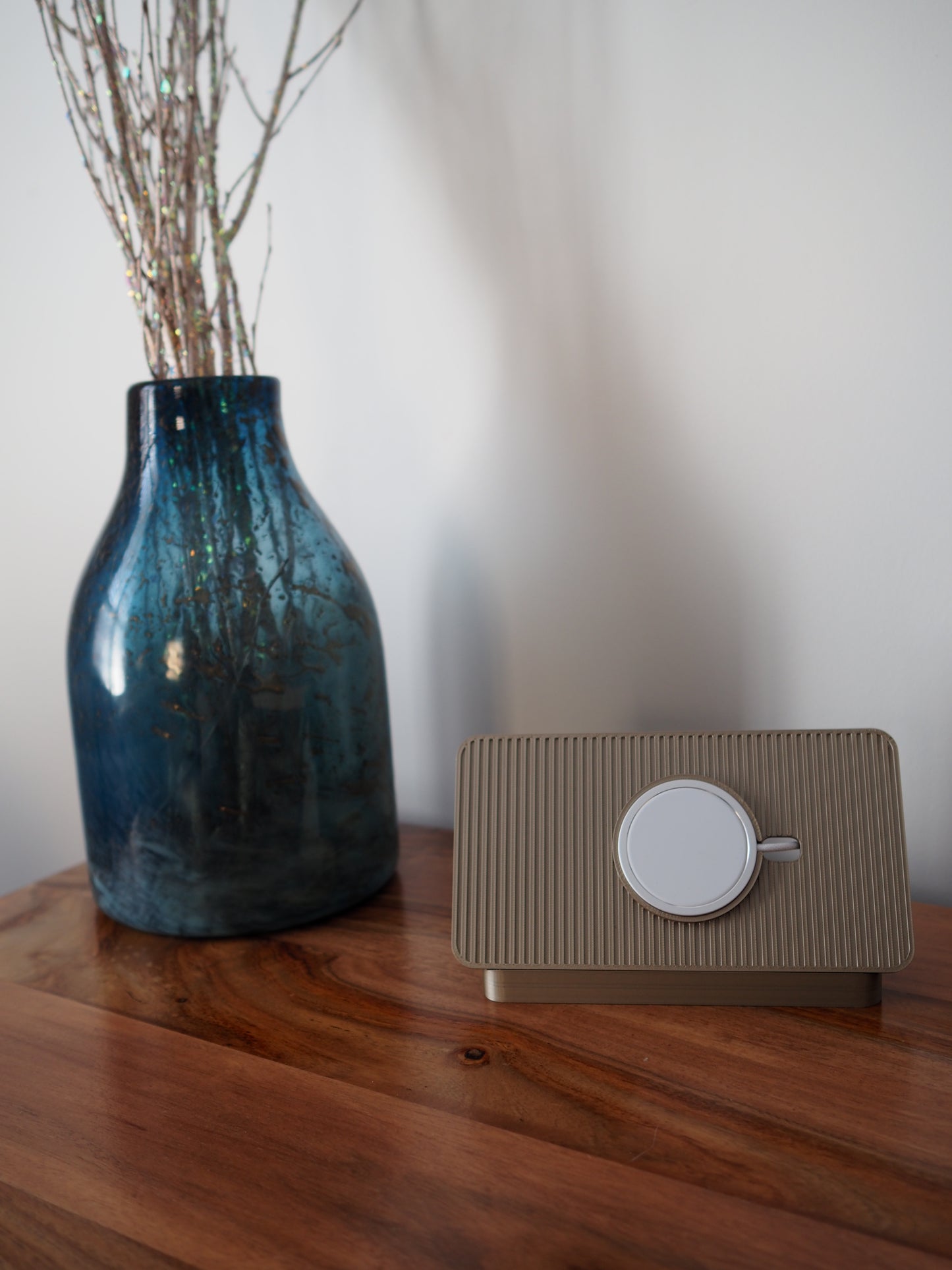 Gold Alarm Clock iPhone MagSafe Landscape Charging Stand