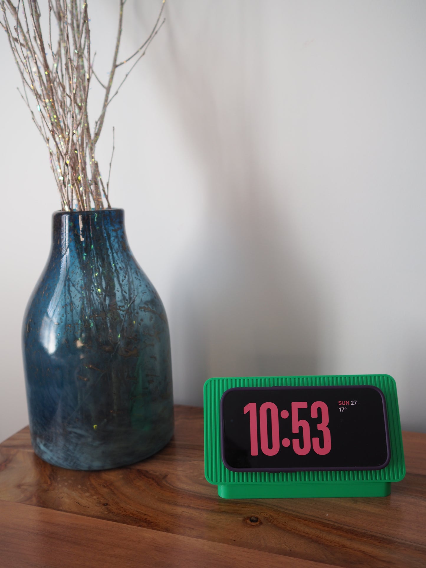 Green Alarm Clock iPhone MagSafe Landscape Charging Stand
