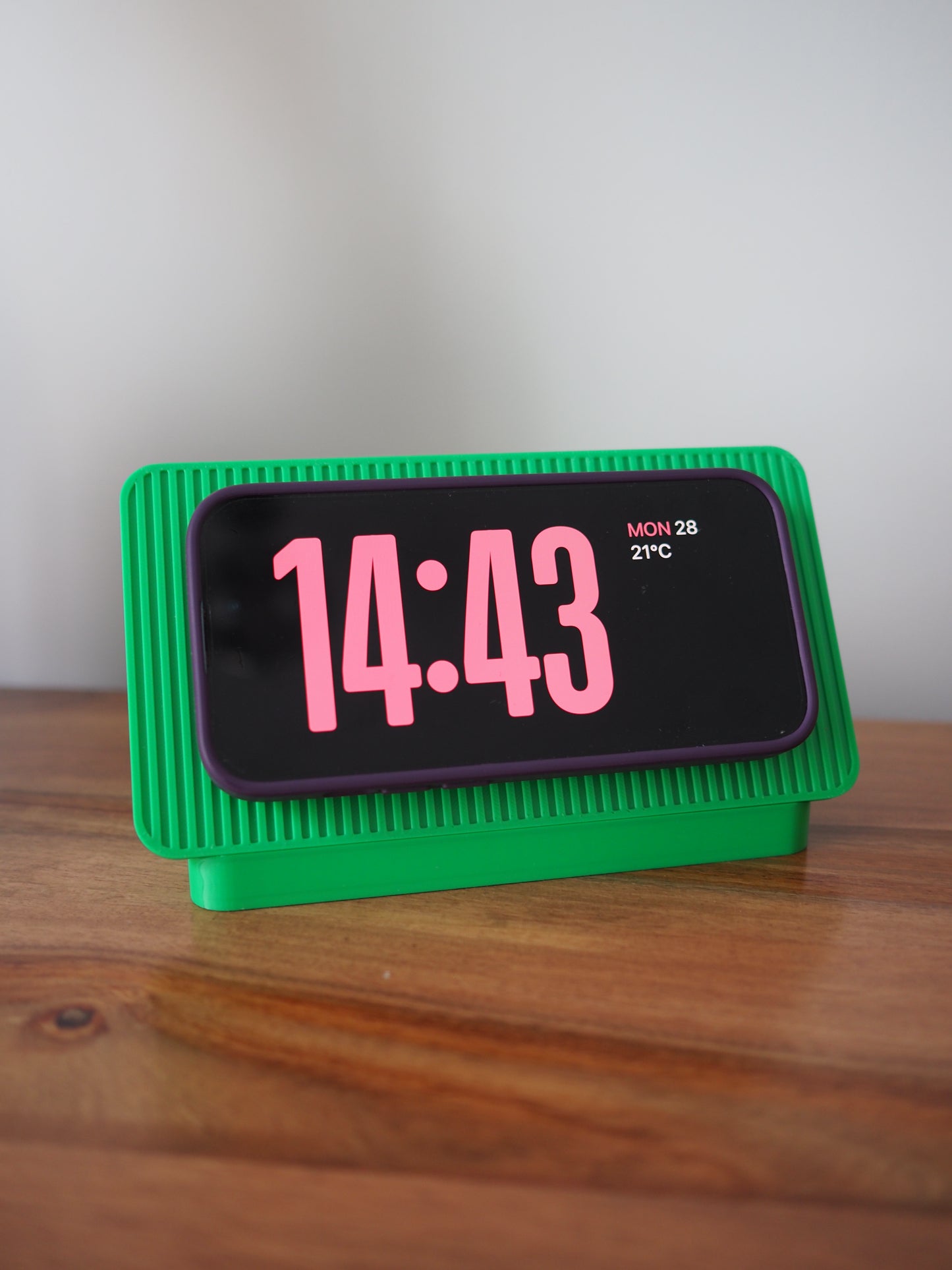 Green Alarm Clock iPhone MagSafe Landscape Charging Stand
