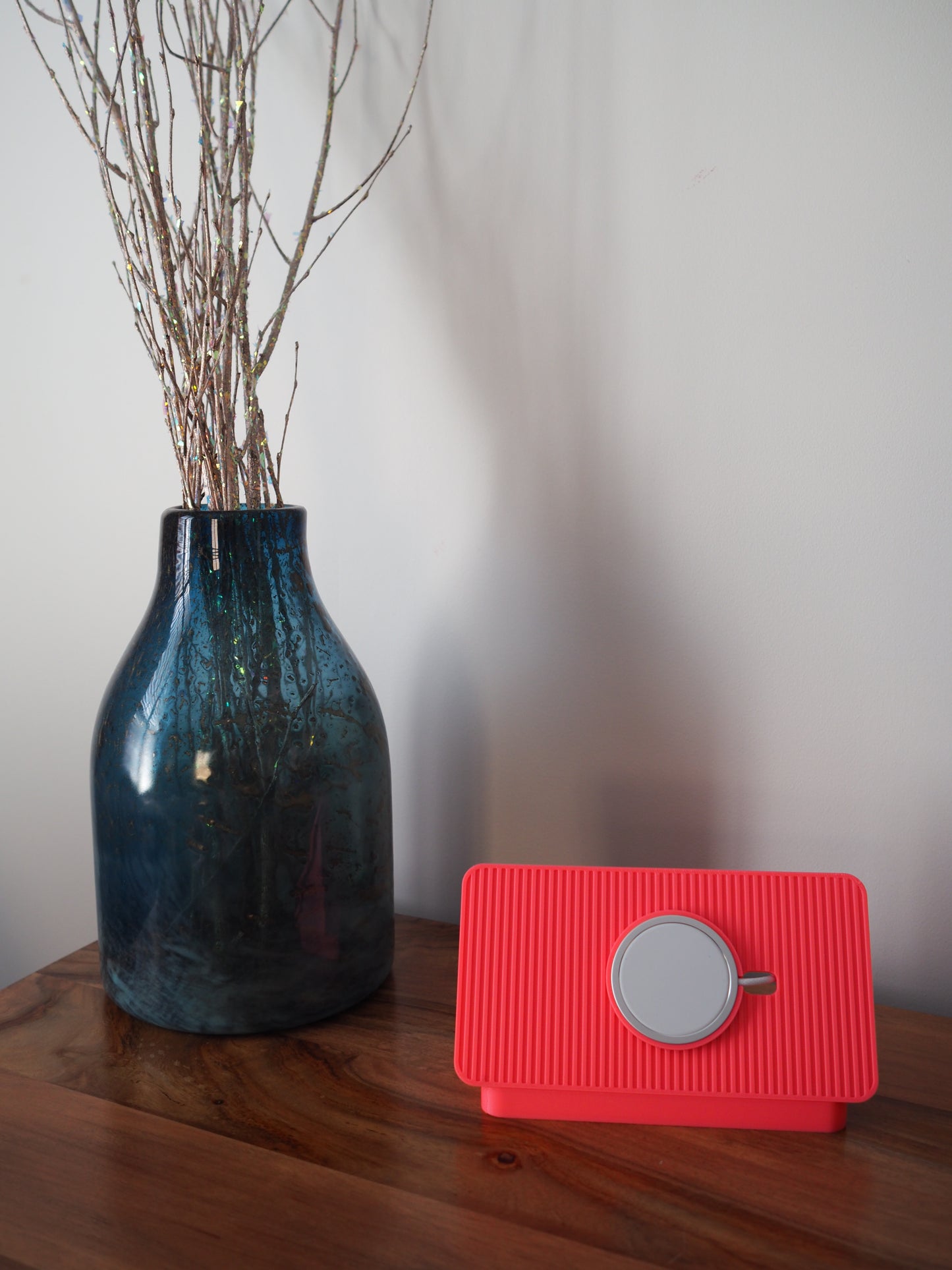 Pink Alarm Clock iPhone MagSafe Landscape Charging Stand